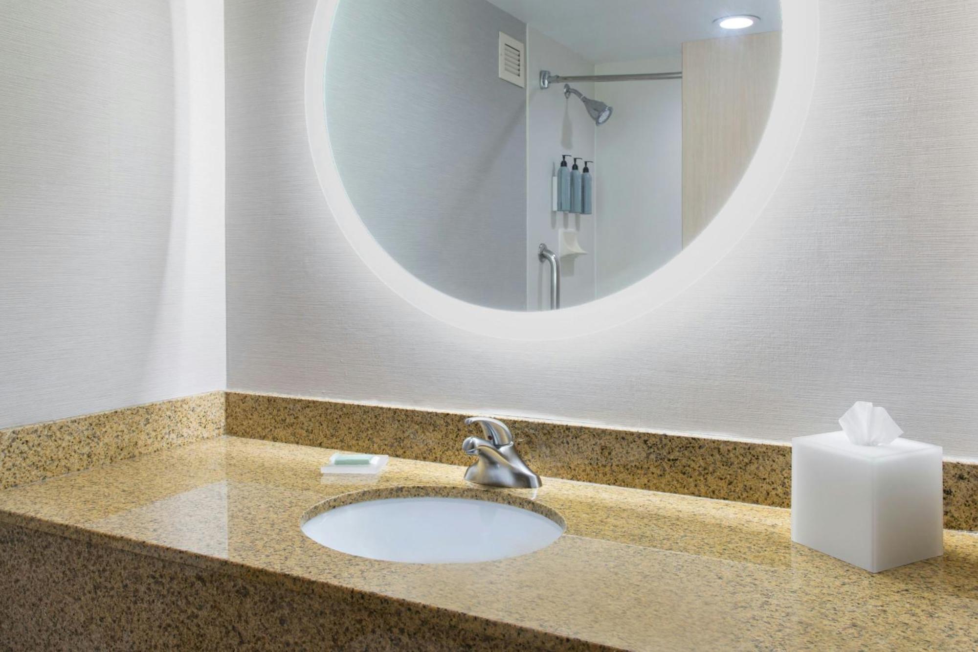 Courtyard By Marriott Buffalo Amherst/University Εξωτερικό φωτογραφία