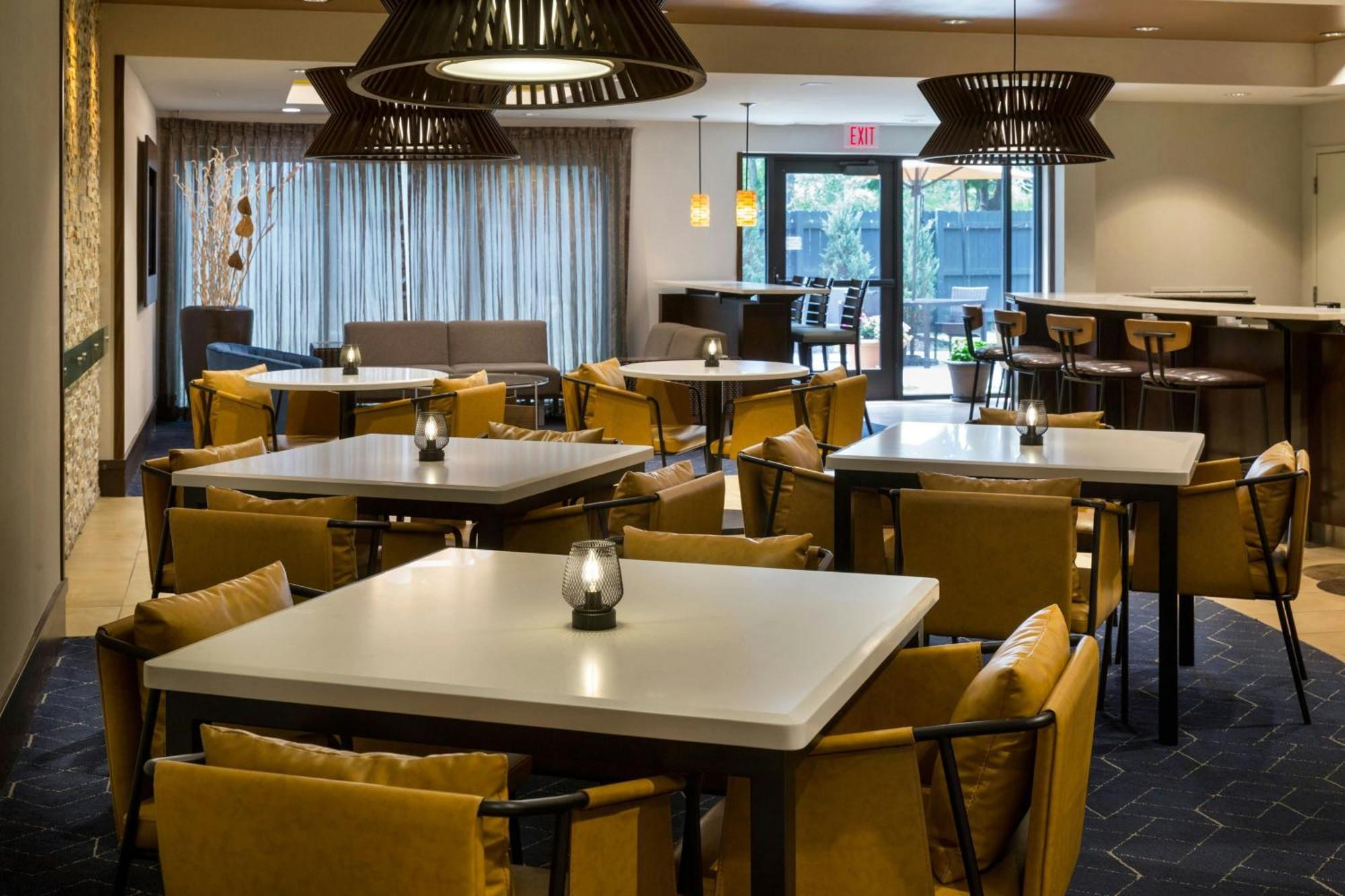 Courtyard By Marriott Buffalo Amherst/University Εξωτερικό φωτογραφία
